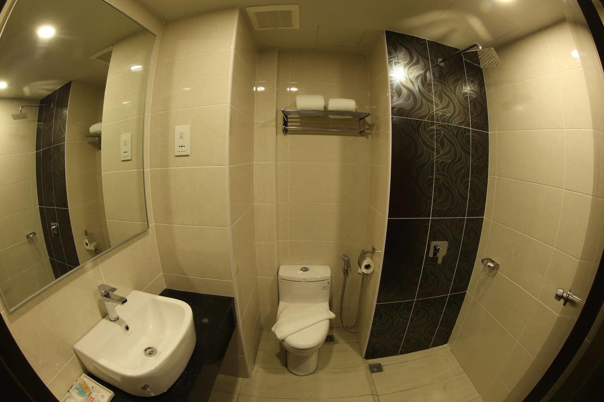 Sem9 Senai Hotel Kulai Bagian luar foto