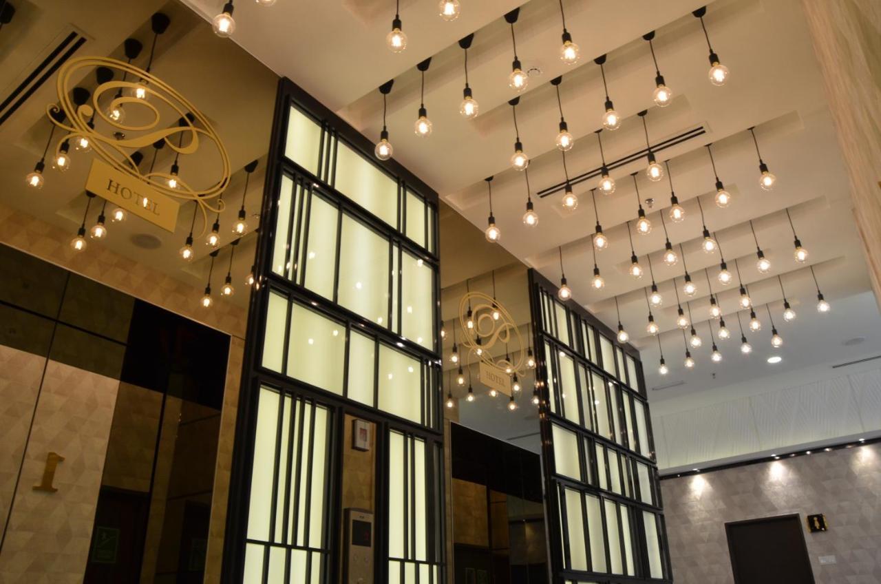 Sem9 Senai Hotel Kulai Bagian luar foto